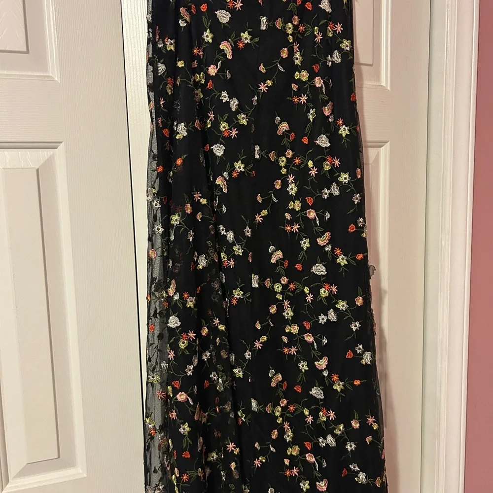 Forever 21 Black Floral A-Line Skirt - Picture 2 of 5